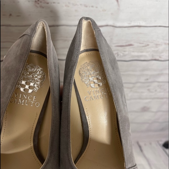 Vince Camaro Rallien Womens Peep Toe Pump Heels Sz 7! - Picture 2 of 6